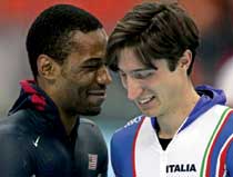 Lo statunitense Shani Davis, pattinatore di velocità con il nostro plurimedagliato Enrico Fabris