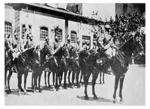 Drappello di Corazzieri a cavallo (anni '20)