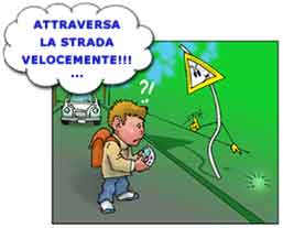 Un bambino attraverso distrattamente la strada. 