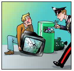 Un carabiniere ferma un uomo che sta abbandonando un televisore rotto vicino ad un bidone di immondizia.