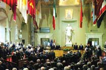 La sala Giulio Cesare, in Campidoglio, dove sono stati pronunciati i discorsi ufficiali nella cerimonia per la firma della Costituzione Europea