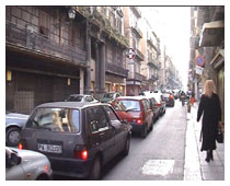 Dentro e fuori le grandi città va sempre più diffondendosi il car pooling, ovvero l'utilizzo a turno di un'unica auto per recarsi al lavoro. Si condividono e dunque si riducono le spese e, almeno in teoria, si alleggerisce il traffico