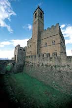 Ia Castello di Poppi, roccaforte dei Conti Guidi