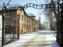 Il cancello del campo di sterminio di Auschwitz.