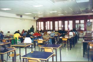 I candidati mentre svolgono il questionario informativo