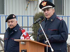 Il Generale SIAZZU saluta il Comandante del Reggimento MSU