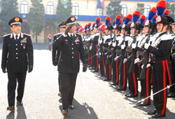 Resa degli onori al Comandante Generale dell'Arma Gianfrancesco Siazzu