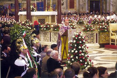il cardinale Camillo Ruini, Presidente della Conferenza Episcopale Italiana, celebra i funerali delle vittime