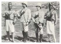 Carabinieri zaptiè in Eritrea (Collezione Luigi A.R. Goglia).