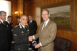Il Comandante Generale dell'Arma Gianfrancesco SIAZZU e il Capo della Divisione di Polizia dell'UN-DPKO dott. Mark KROEKER