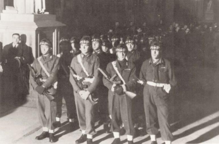 La 314a Sezione CC a Santa Croce durante una cerimonia. Firenze - maggio 1946. Particolare