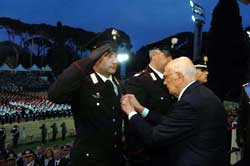 Il Presidente della Repubblica consegna la Medaglia d'Argento al Valor Militare al Brig. Angelo Bellucci ed all'App. Alessandro Palmas