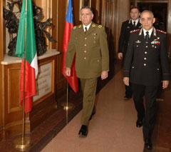 Il Direttore Generale dei Carabineros del Cile con il Comandante Generale dell'Arma