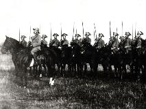 Carabinieri a cavallo in perlustrazione
