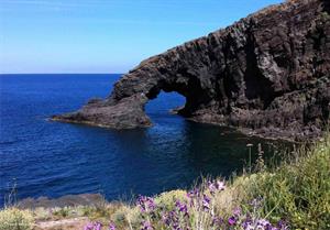 FOTO A - Arco-Elefante-Pantelleria