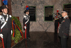 Deposizione di una corona d'alloro da parte del Comandante Generale dell'Arma Gianfrancesco Siazzu