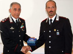Il Comandante Generale dell'Arma Gianfrancesco Siazzu ed il Comandante della Tenenza di Falconara Sotto Tenente Matteo Demartis