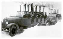 Uno speciale mezzo per il trasporto, negli anni '30, dei 'Carabinieri sciatori' sulle piste di addestramento.