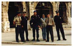 1996: alcuni rappresentanti della Upfm (Unified Police Force) in Mostar.